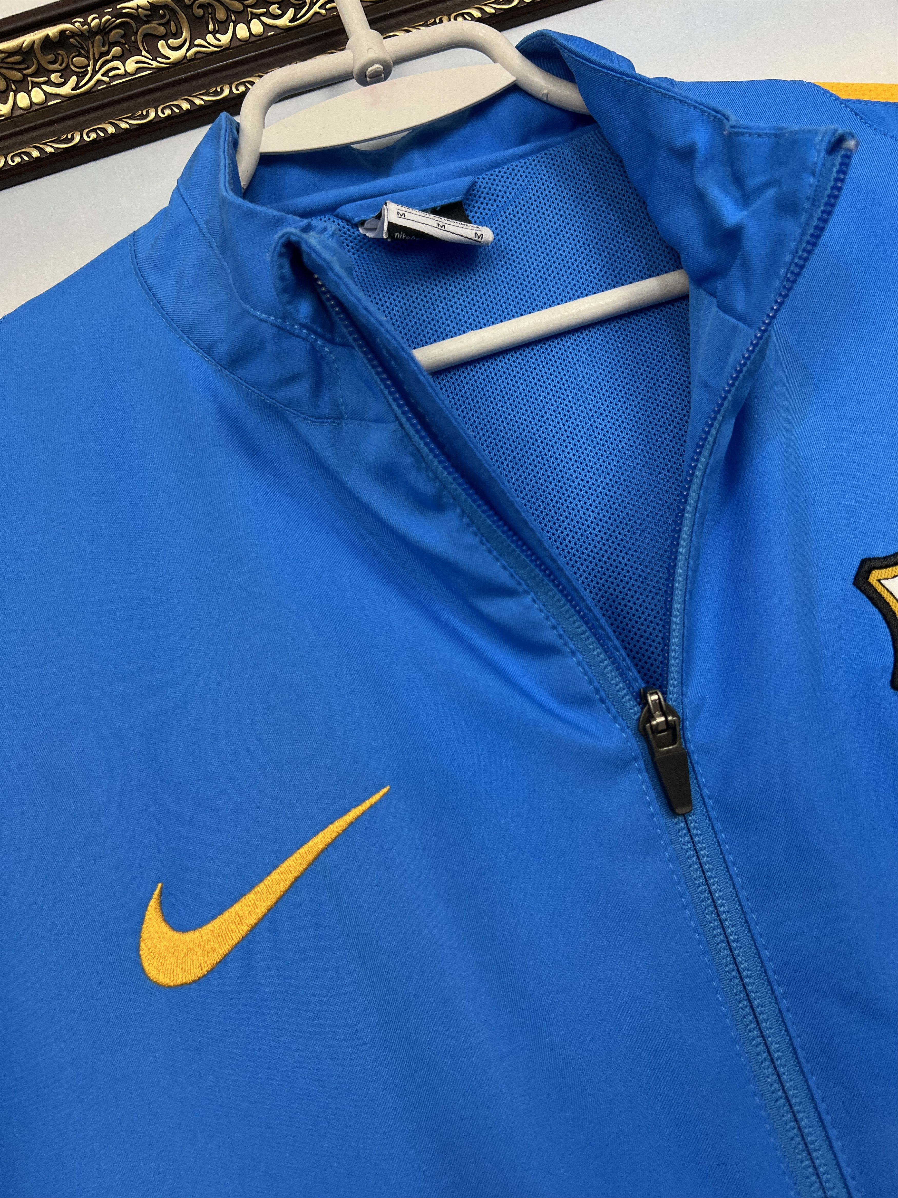 Nike Vintage Nike FC Barcelona Football Blue Train Jacket Soccer Size US M / EU 48-50 / 2 - 4 Thumbnail