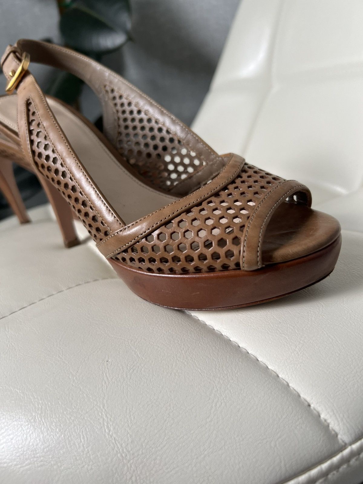 Prada Prada Brown Leather Cutout Peep Toe Slingback Platform Heels Size US 7.5 / IT 37.5 - 10 Thumbnail