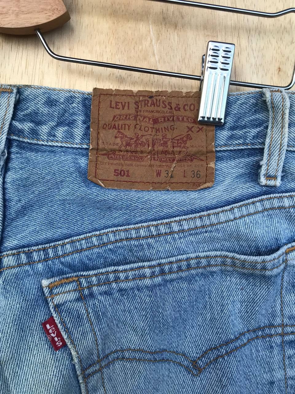 Levi's VINTAGE 1993 LEVIS 501 DIRTY DISTRESSED JEAN W29X32 Size US 29 - 12 Thumbnail