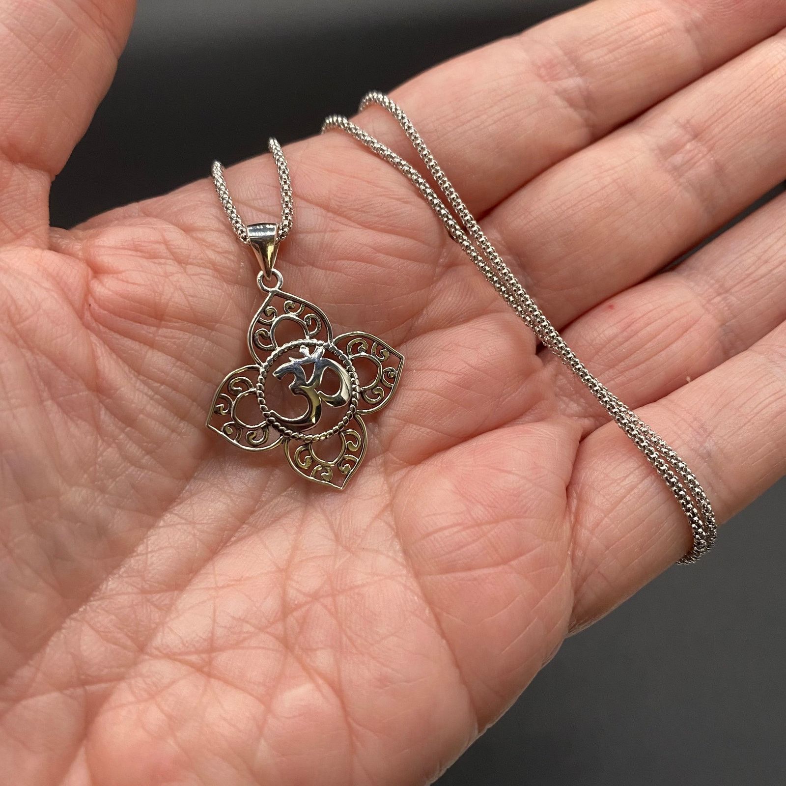 The Unbranded Brand Om Religious Symbols Sterling Silver Pendant Necklace Size ONE SIZE - 5 Thumbnail