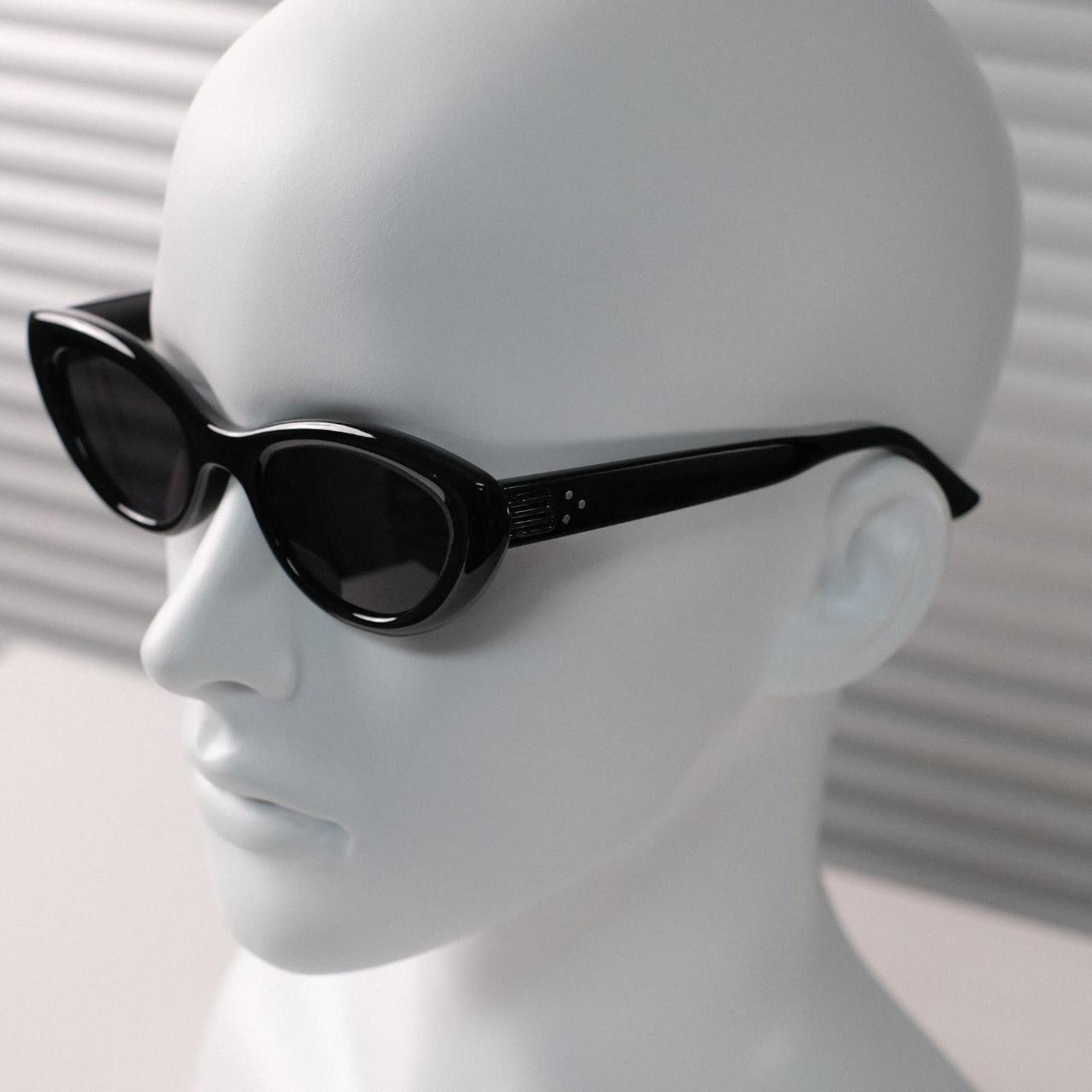 Japanese Brand Vtg Y2k Avant Garde Cat Eye Black Sunglasses Unisex OS Size ONE SIZE - 5 Thumbnail