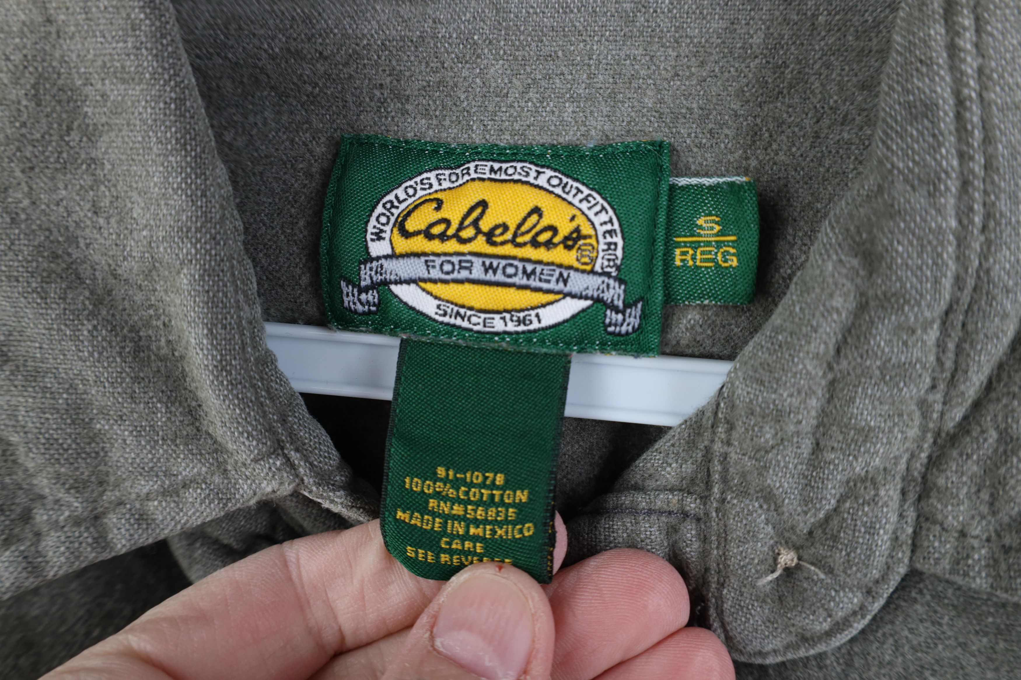 Cabelas Vintage 90s Cabelas Butterfly Chamois Cloth Button Shirt Size US S / EU 44-46 / 1 - 11 Thumbnail