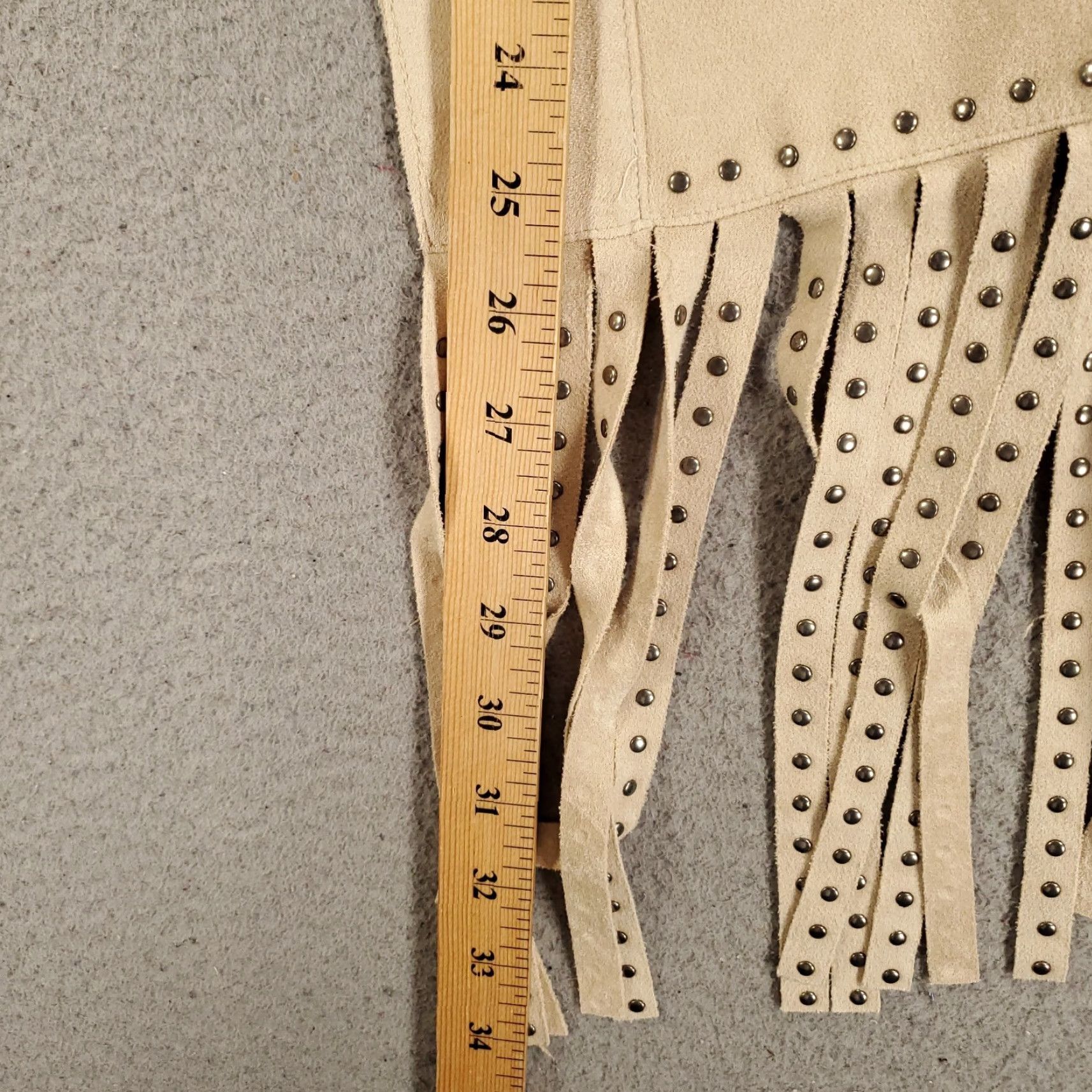 Vintage Vocal Cardigan Womens L Tan Faux Suede Studded Tasseled Fringe Western Boho Cardigan Vest Vest? Size L / US 10 / IT 46 - 3 Thumbnail