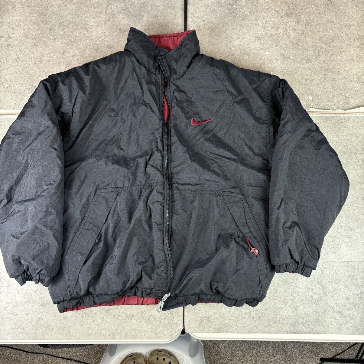 Nike Vintage 90s black/red nike puffer jacket 2 side pockets Size US XL / EU 56 / 4 - 4 Thumbnail
