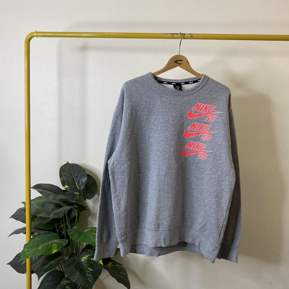 Nike Vintage Y2K Nike SB Skateboard Skater Sweatshirt Size US L / EU 52-54 / 3 - 1 Thumbnail