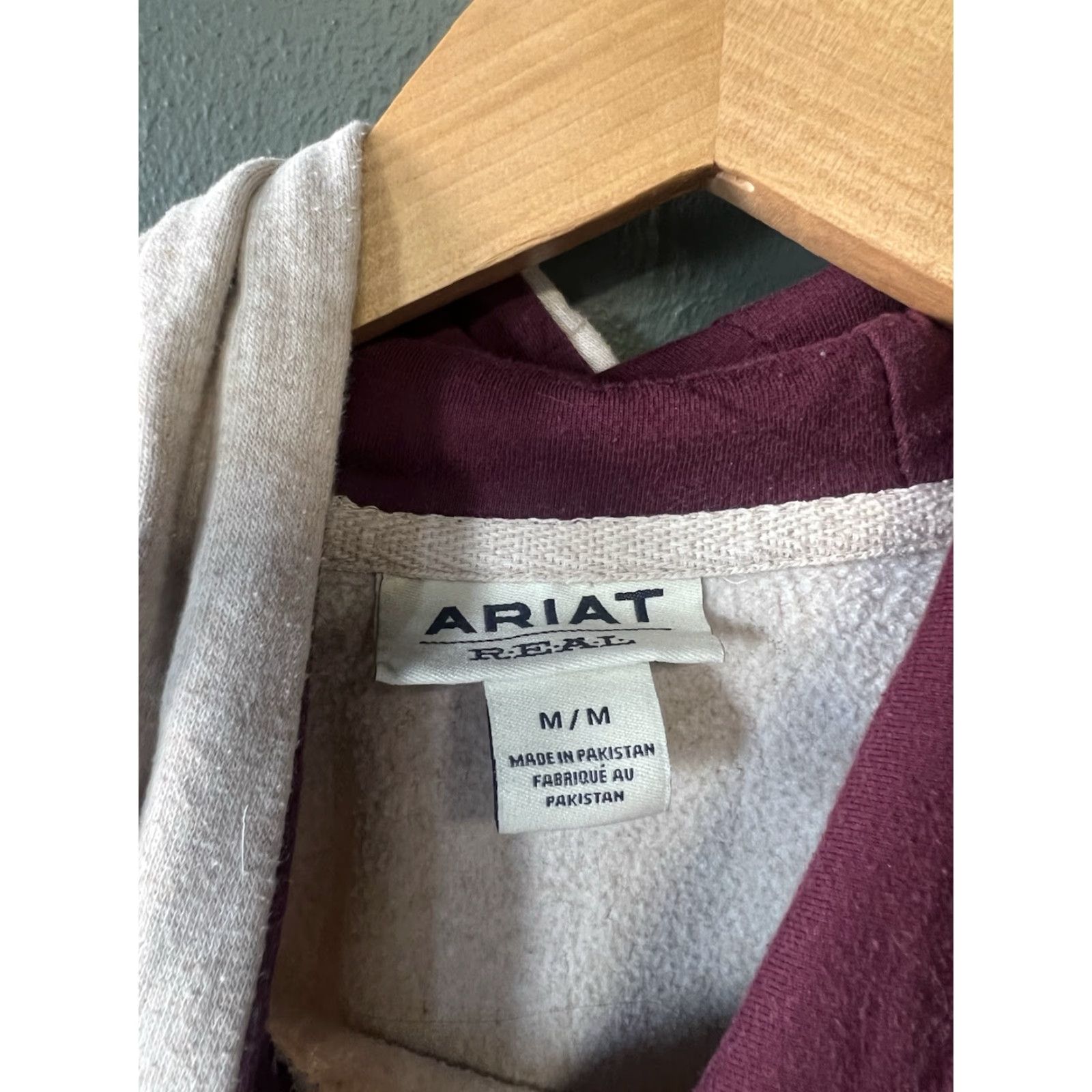 Ariat Ariat Womens Gray Pullover Hooded Sweatshirt Sweatshirt M Gray Womens Pullover Hooded Sweatshirt Ariat Womens M Gray Activewear Adults Womens Size M / US 6-8 / IT 42-44 - 3 Thumbnail