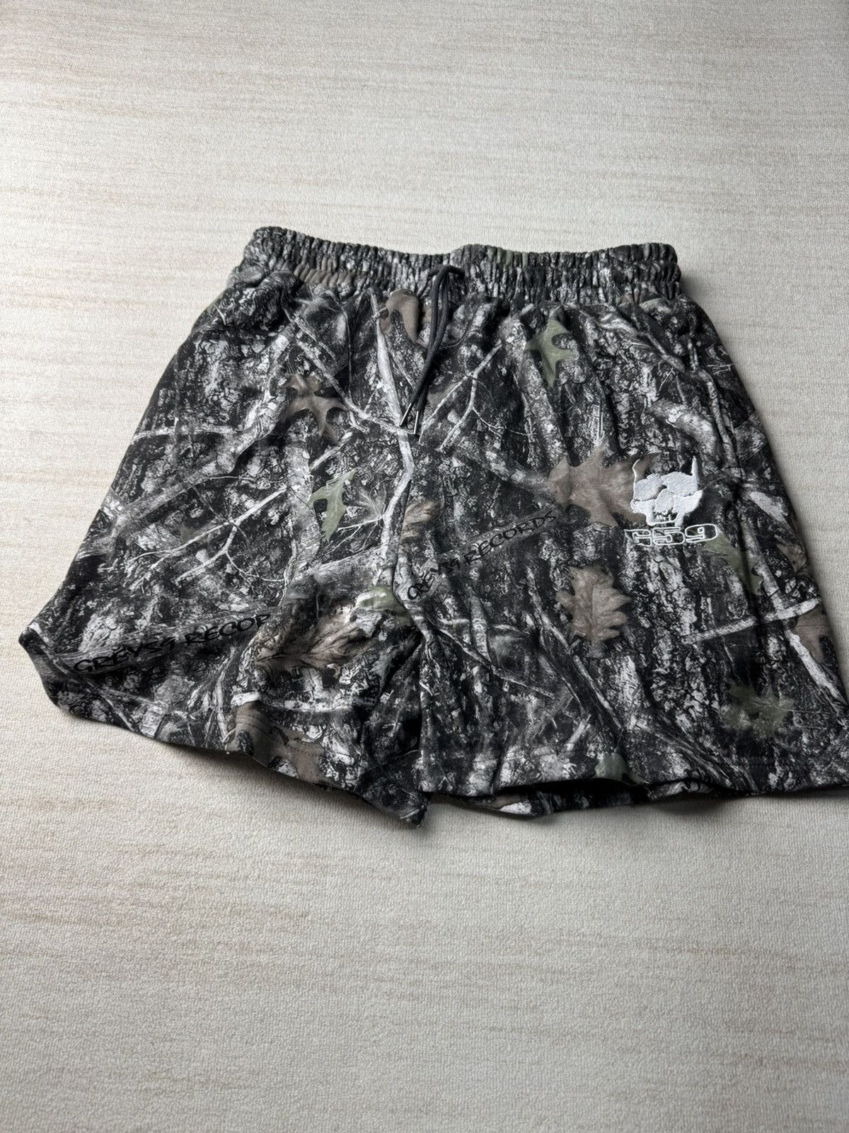 G59 Records Tree camo shorts Size US 36 / EU 52 - 1 Thumbnail