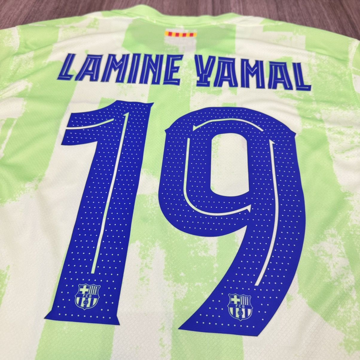 Nike Barcelona 24/25 away shirt #19 Lamine Yamal (bnwt) Size US L / EU 52-54 / 3 - 4 Thumbnail