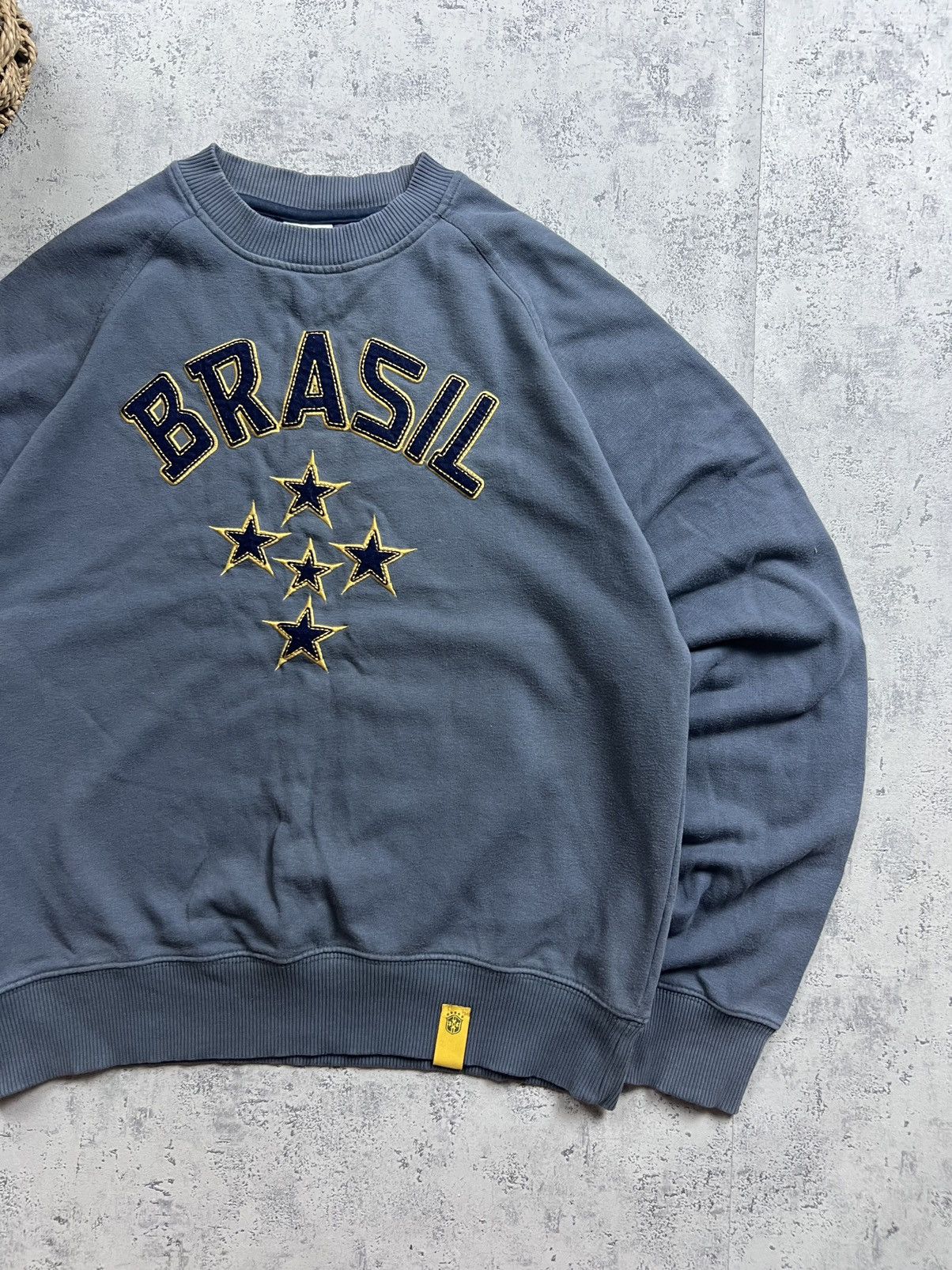Nike 90s Nike Brasil Big Logo Vintage Y2K Retro Sweatshirt Size US S / EU 44-46 / 1 - 3 Thumbnail