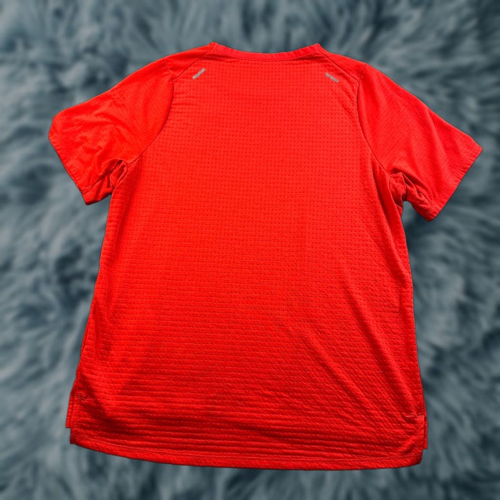 Nike Nike Shirt Mens Large Red Dri-Fit Running Marathon Gym Rise 365 Size US L / EU 52-54 / 3 - 1 Thumbnail