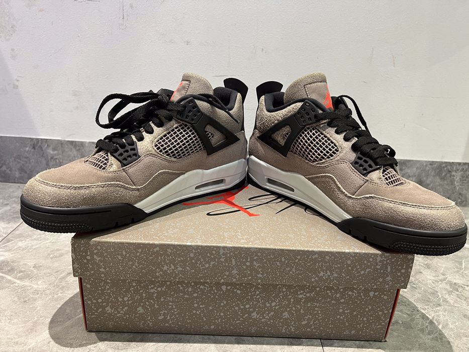 taupe retro 4