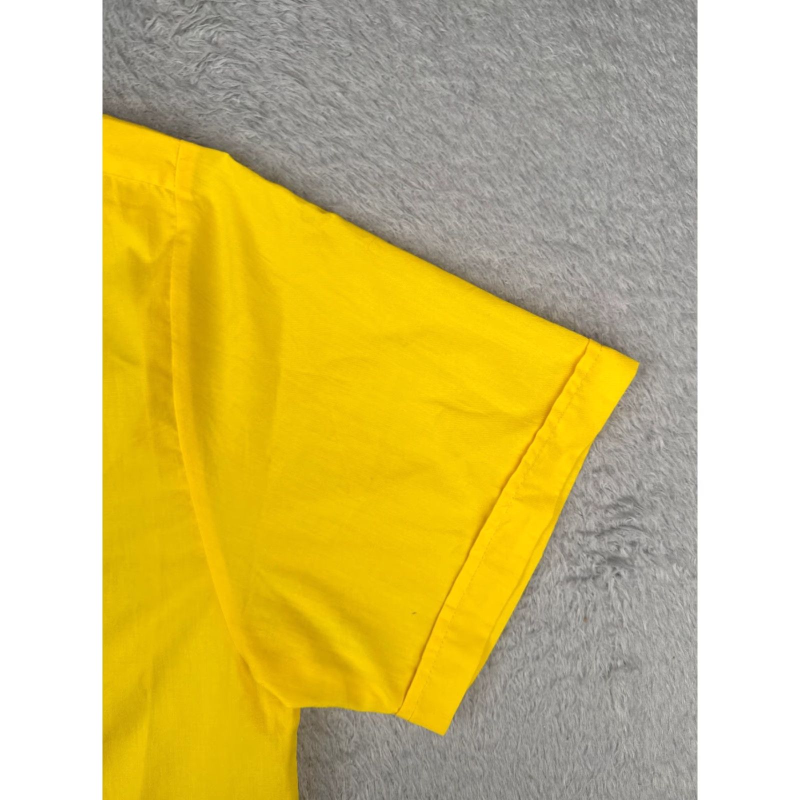 Omega Omega Fashion Guayabera Shirt Mens Adult 17.5 Yellow Cotton Polyester Blend 4 Pocket Button-Up Short Sleeve Casual Beach Classic 90s? Size US XXL / EU 58 / 5 - 2 Thumbnail