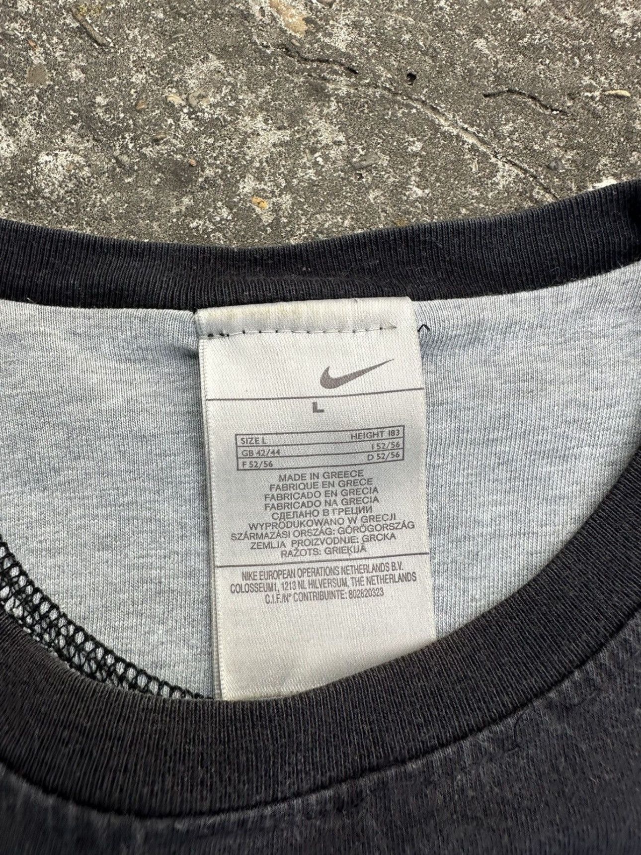 Nike Vintage Nike T-shirt Faded Swoosh Logo White Size US L / EU 52-54 / 3 - 8 Thumbnail
