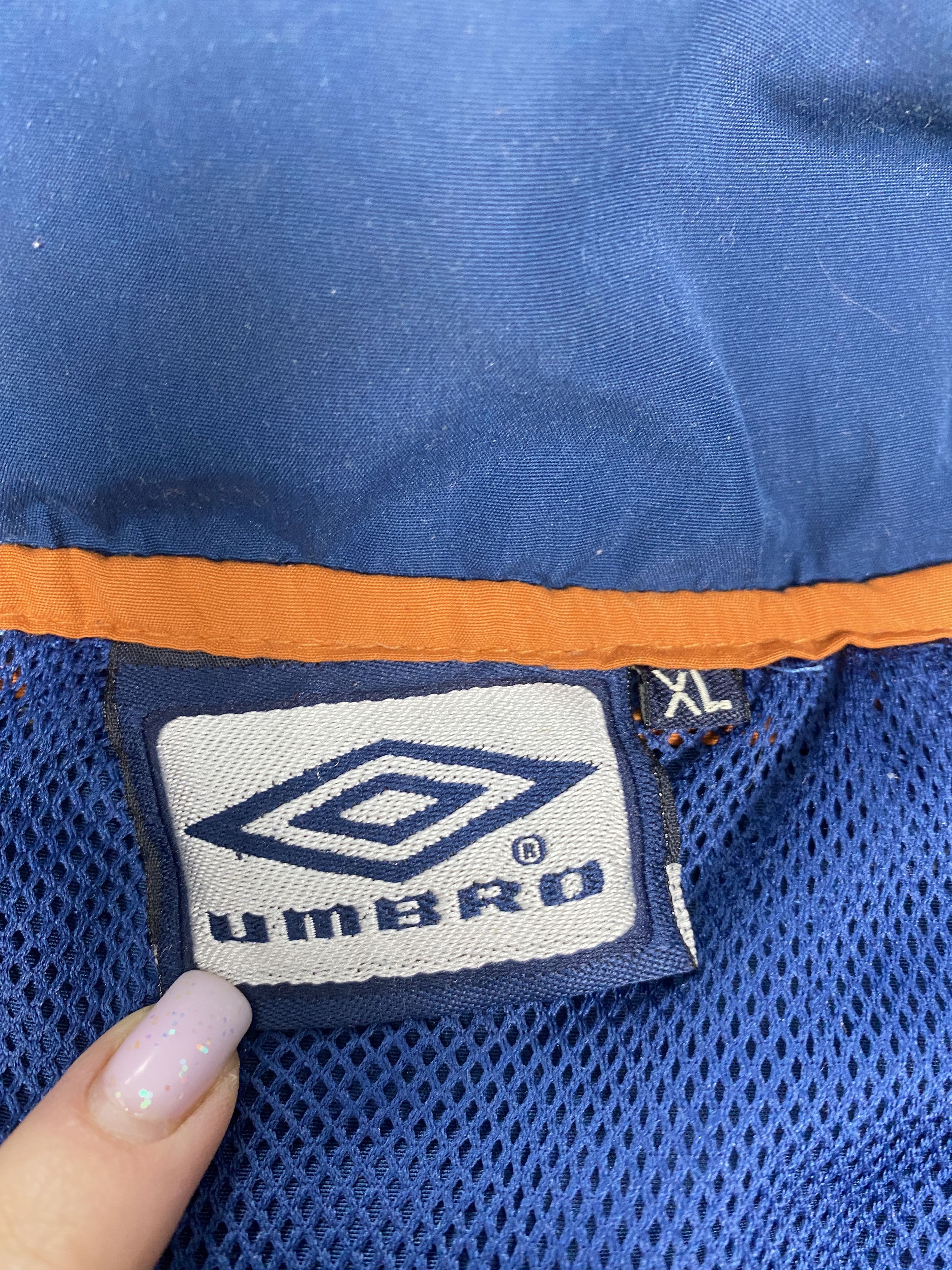 Umbro Umbro vintage nylon anorak jacket center logo Size US XL / EU 56 / 4 - 4 Thumbnail