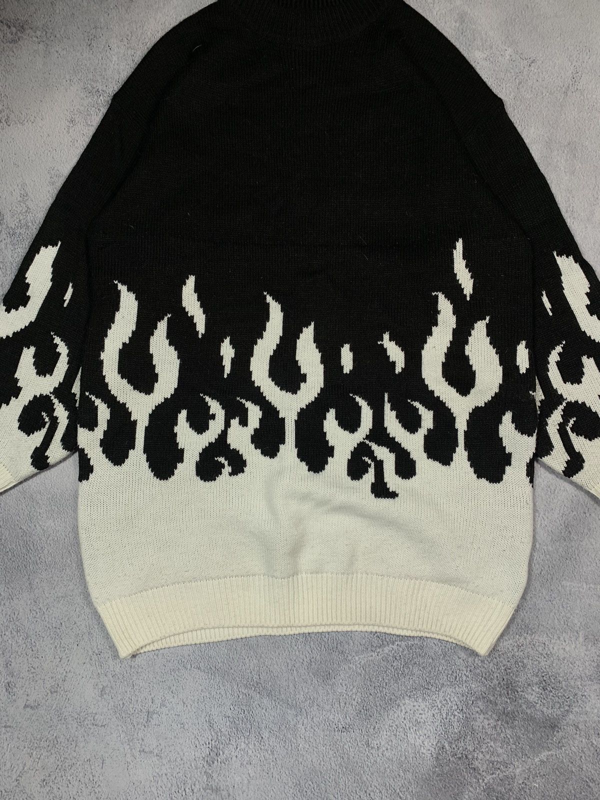 Vintage Vintage Y2K Japanese fire long sweater opium size S Size US S / EU 44-46 / 1 - 5 Thumbnail