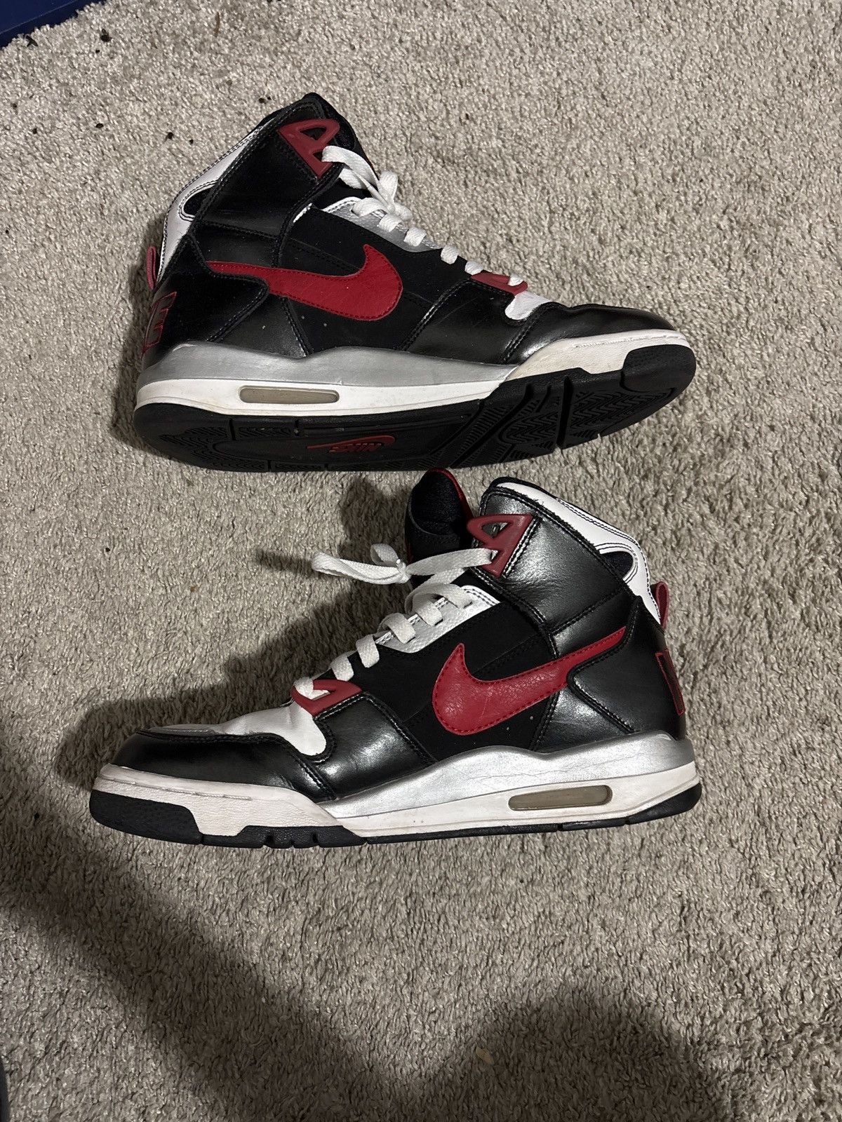 Nike black and red nike air flight Size US 10 / EU 43 - 1 Thumbnail