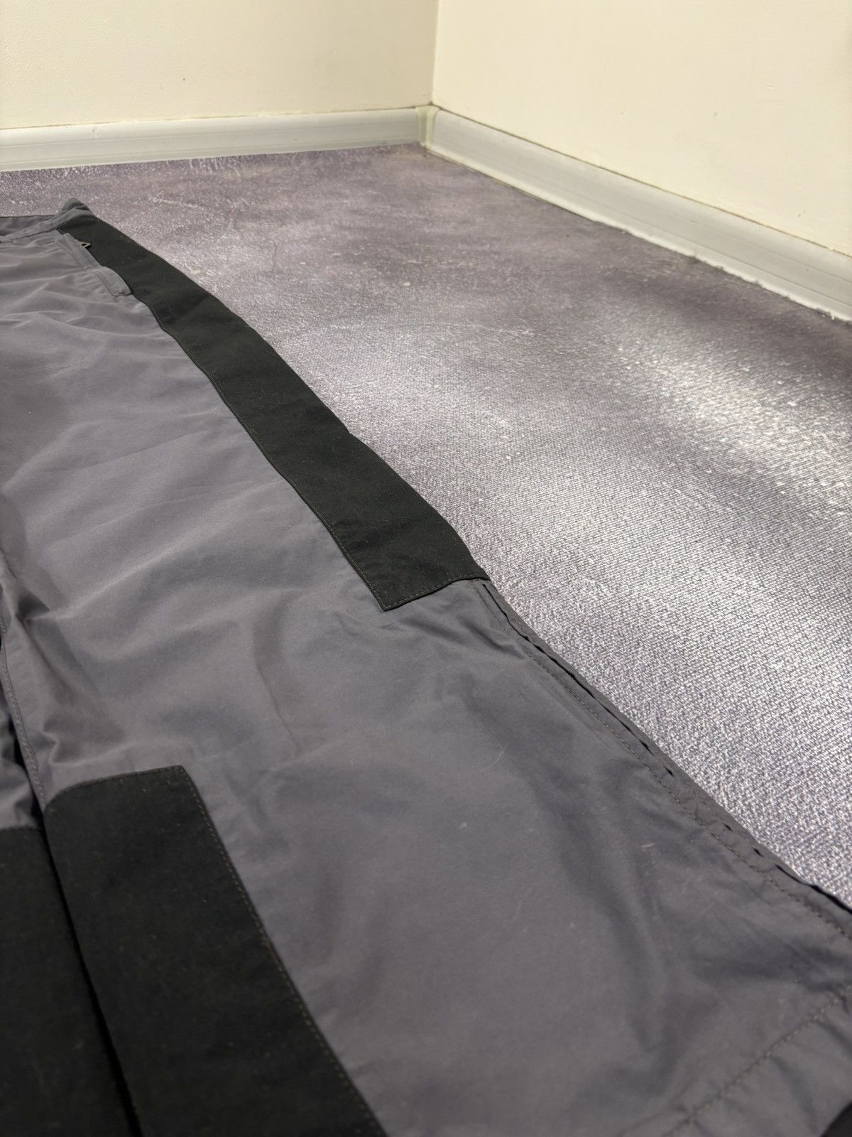Prada Prada Gore-Tex Vintage Men’s Grey/Black Outdoor Ski Pants Size US 38 / EU 54 - 8 Thumbnail