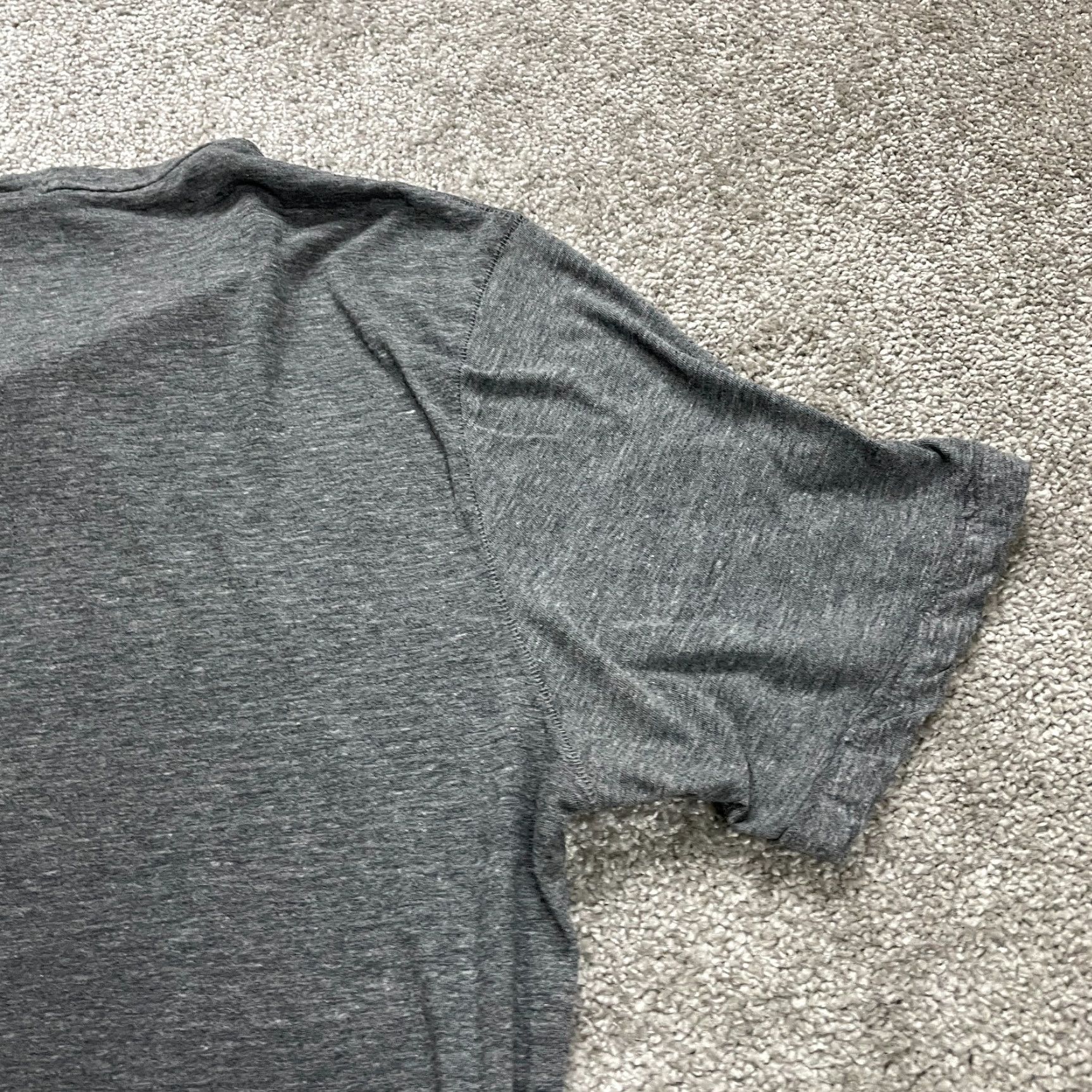 Lucky Brand **Lucky Brand Classic Gray Men's Large V-Neck T-Shirt** User: Lucky Brand Classic Gray Men's Large V-Neck T-Shirt Size L / US 10 / IT 46 - 4 Thumbnail