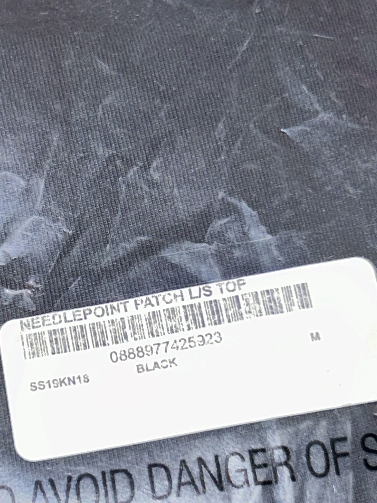 Supreme Supreme Needlepoint Patch L/S Top SS19 size Medium BRAND NEW Size US M / EU 48-50 / 2 - 5 Thumbnail