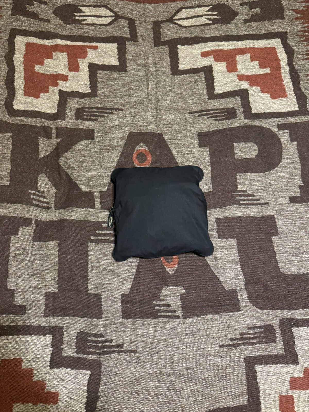 Kapital Kapital pillow bomber Size US L / EU 52-54 / 3 - 4 Thumbnail