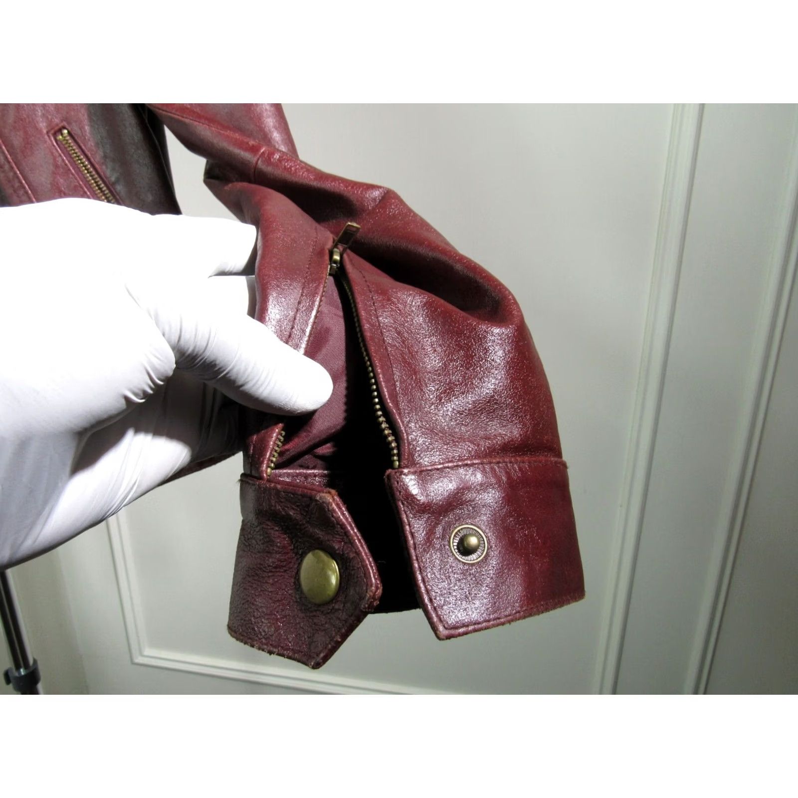 Vintage VINTAGE Michael Hoban Ezza Moto Leather Jacket Womens Large Distressed Red Burgundy Brass Hardware Jacket 90s Biker Size L / US 10 / IT 46 - 4 Thumbnail