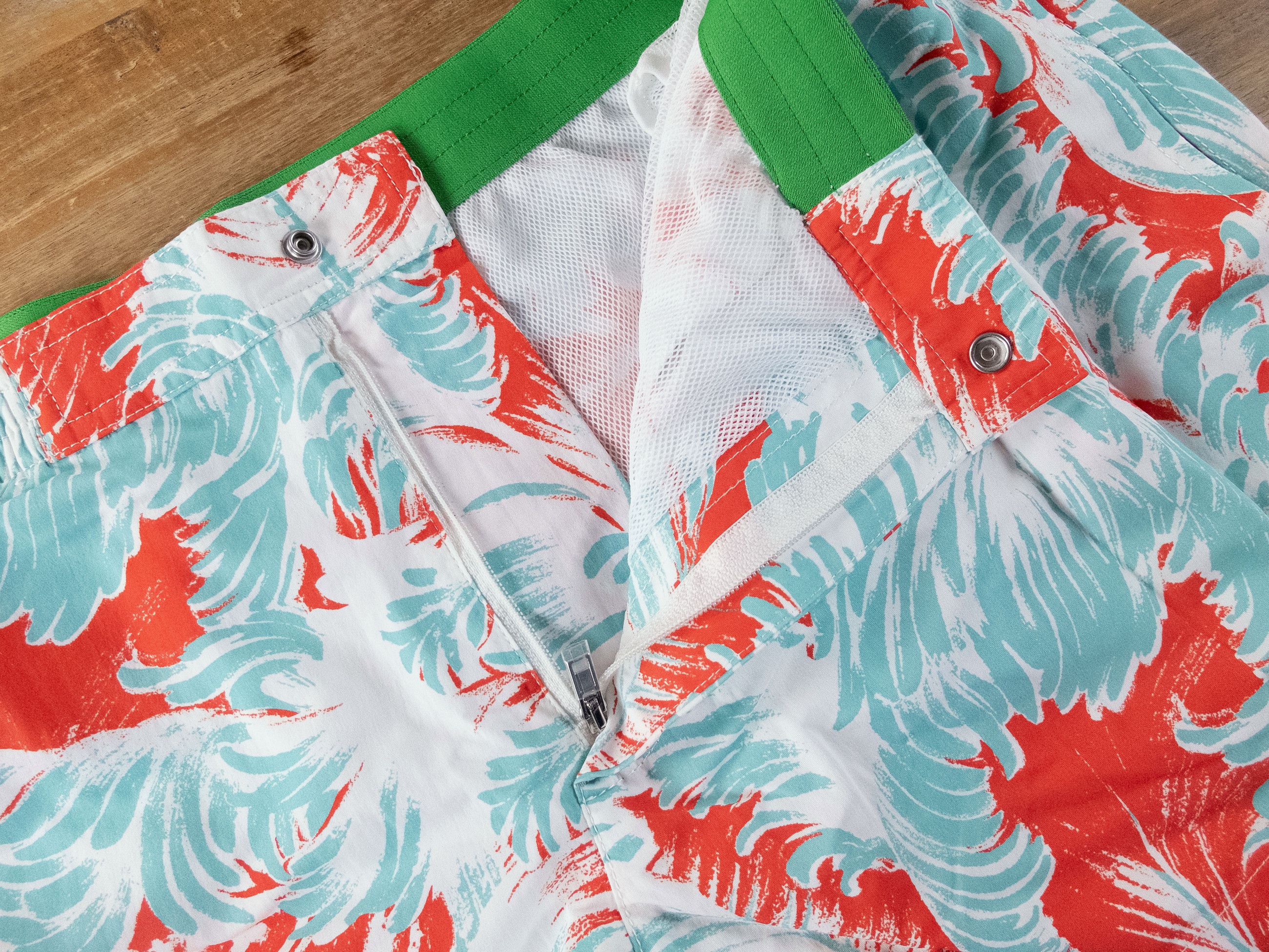 Bottega Veneta BOTTEGA VENETA white feather print nylon swim shorts Large q Size US 34 / EU 50 - 5 Thumbnail