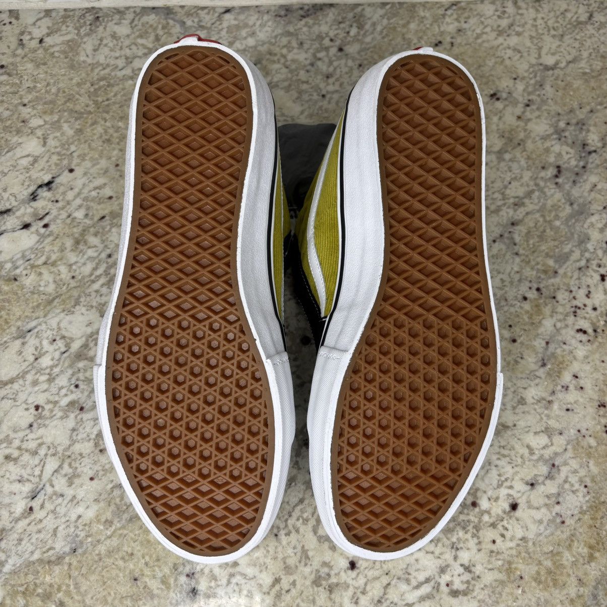 Supreme × Vans Size 13-Vans Sk8-Mid Supreme Croc Corduroy Mustard (2018) Size US 13 / EU 46 - 11 Thumbnail