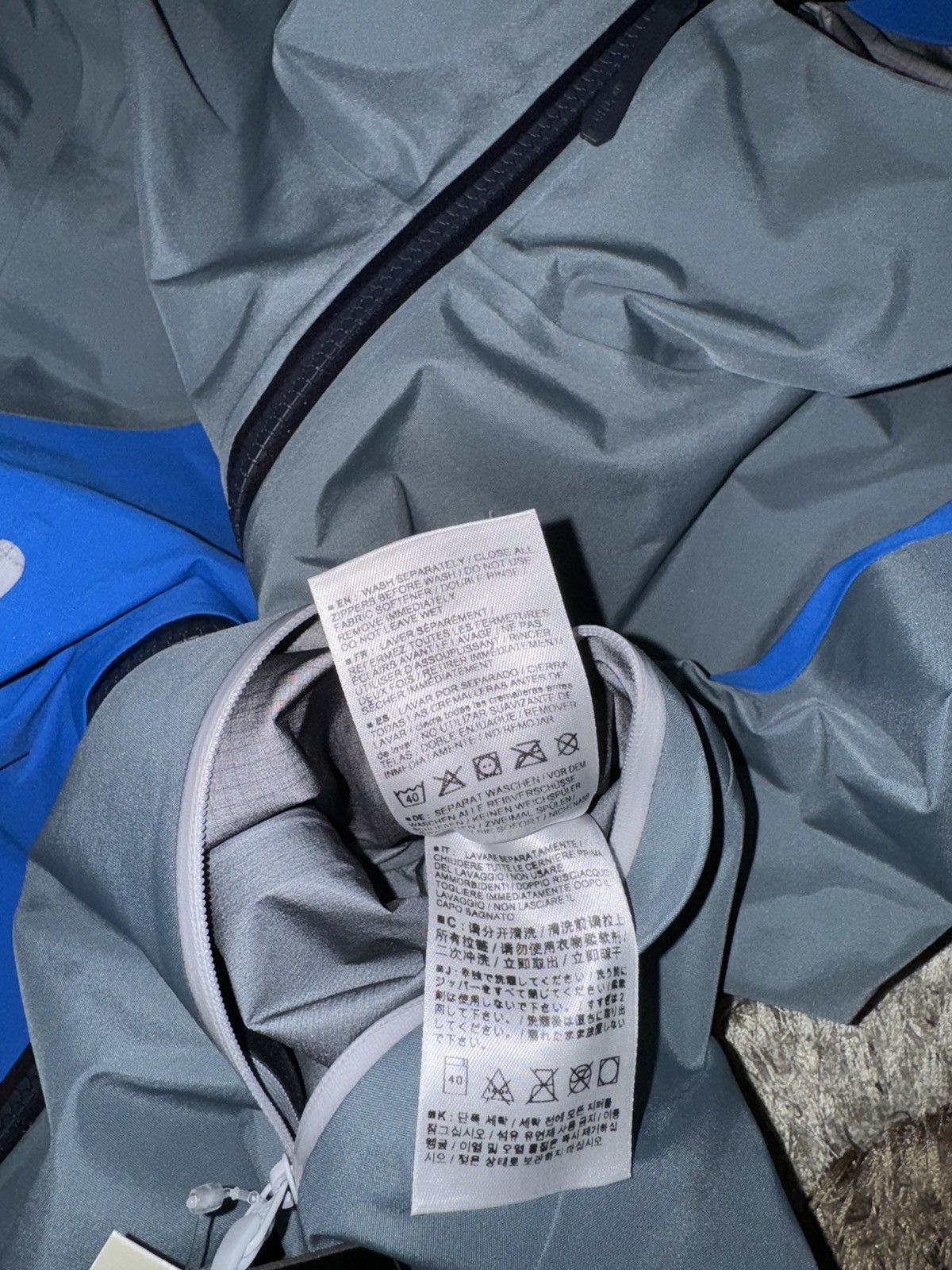 Arc'teryx Arc’teryx Beta Recut Jacket #10 Proteus/ Boulder Size XS / US 0-2 / IT 36-38 - 8 Thumbnail