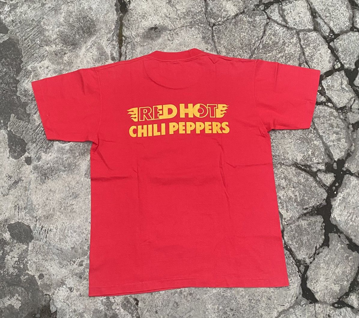 Band Tees Vintage Rare Red Hot Chili Peppers Shirt RHCP NIrvana NIN Size US L / EU 52-54 / 3 - 7 Thumbnail