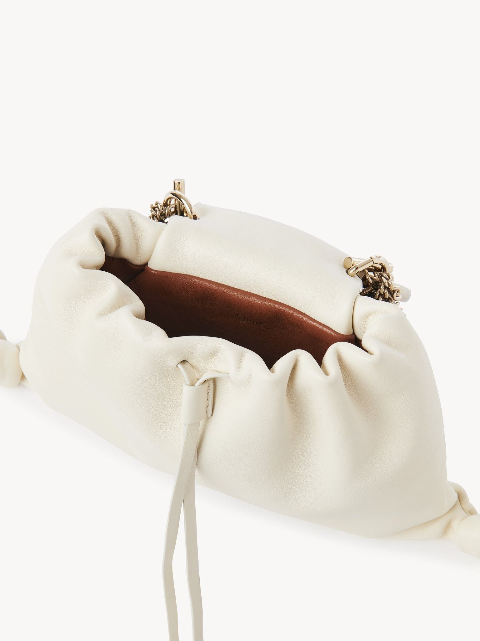Chloe o1loc1c1224 Size: OS / CHC23 Arlene Pouch in White/Black Size ONE SIZE - 5 Thumbnail