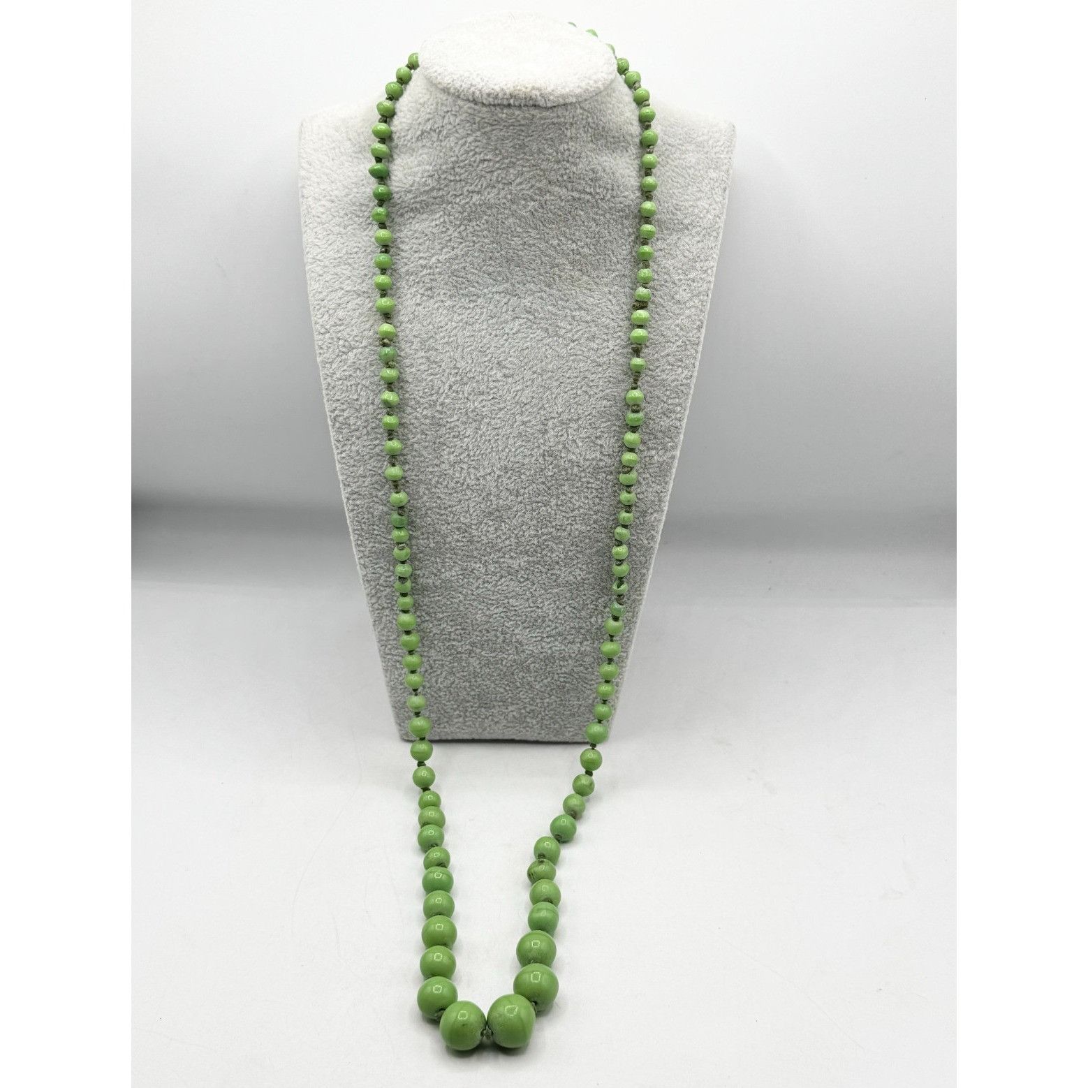 Vintage Vintage green stone beaded long necklace Size ONE SIZE - 1 Thumbnail