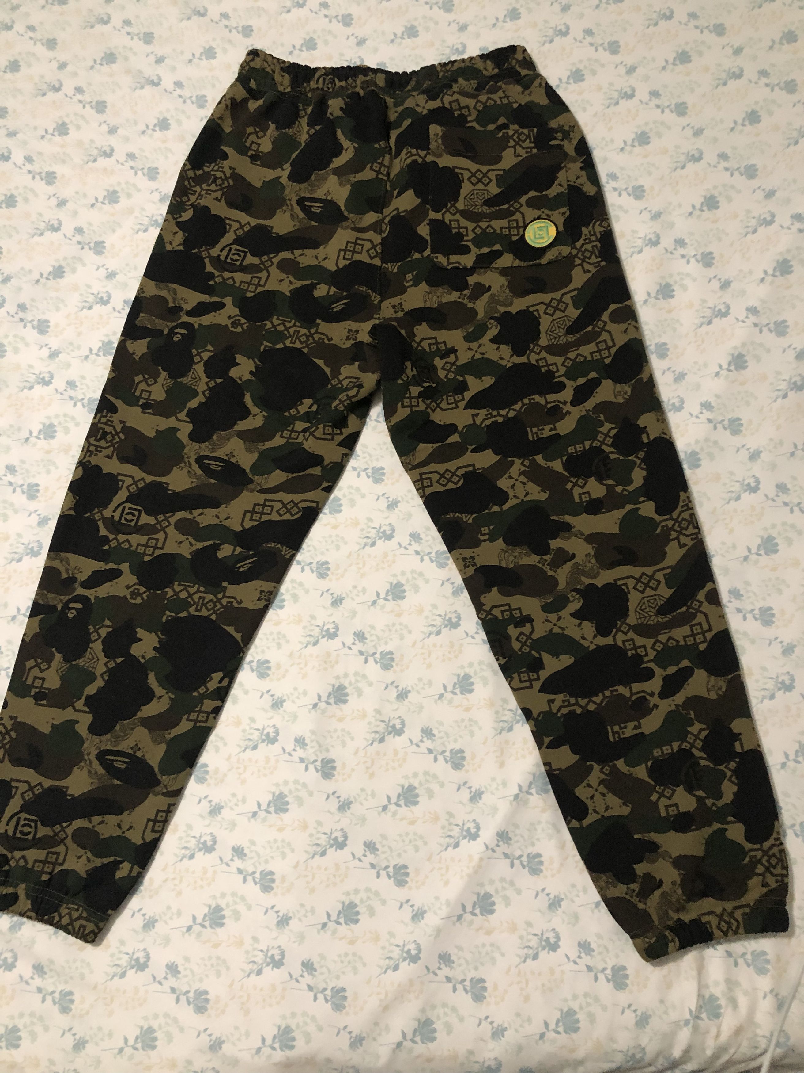 Bape Bape x Clot 1st Camo Logo Sweatpants (Olive) RELAXED FIT Size US 32 / EU 48 - 2 Thumbnail