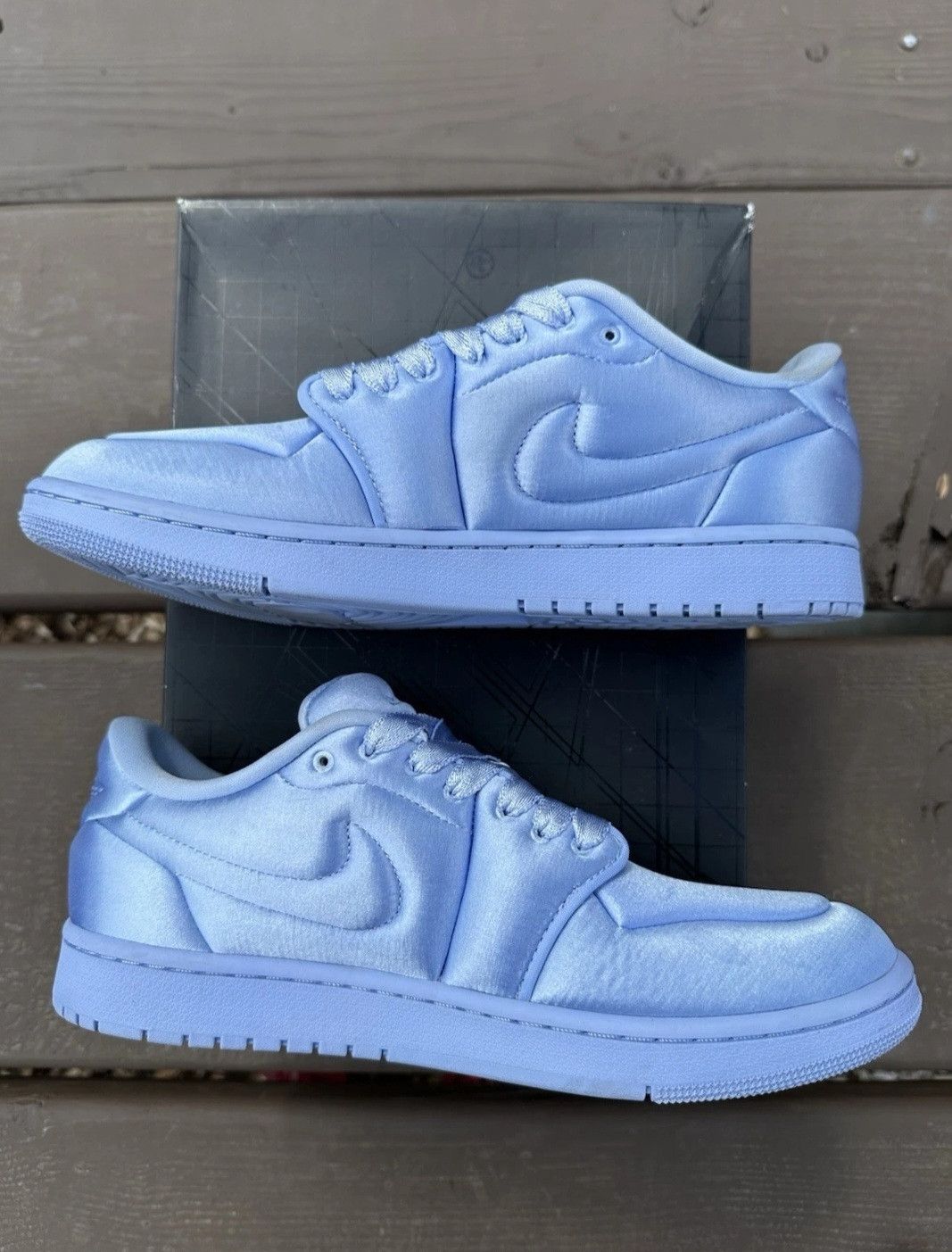 Jordan Brand Air Jordan Retro 1 Low Method Of Make Satin Aluminum Wmns Size US 10.5 / IT 40.5 - 3 Thumbnail