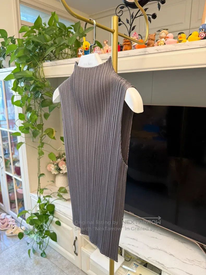 Issey Miyake Issey Miyake Dark Gray Sleeveless Tank Top Size L / US 10 / IT 46 - 2 Thumbnail