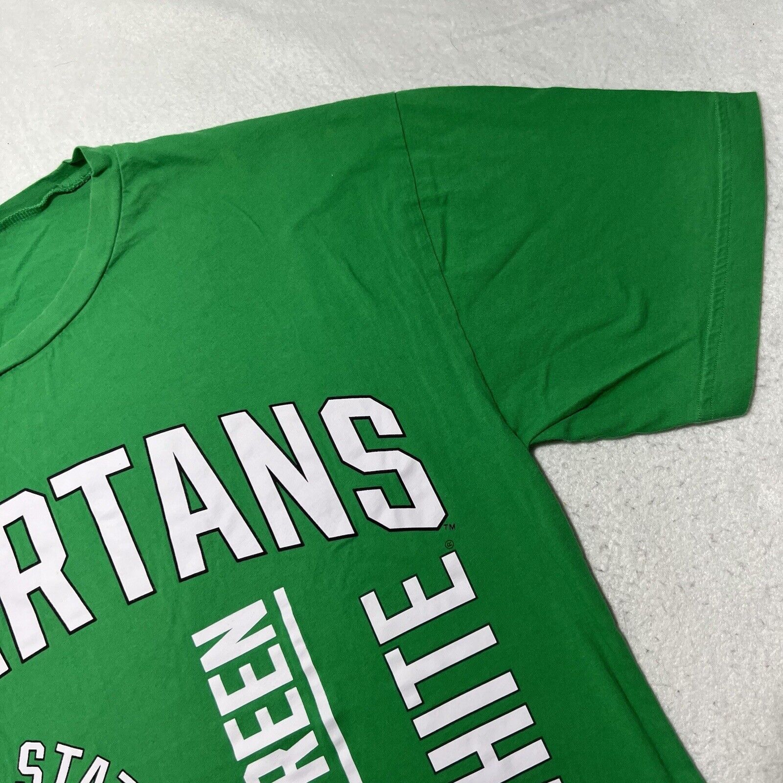 Victoria's Secret Victoria's Secret PINK Michigan Spartans Graphic T Shirt Size XS / US 0-2 / IT 36-38 - 5 Thumbnail