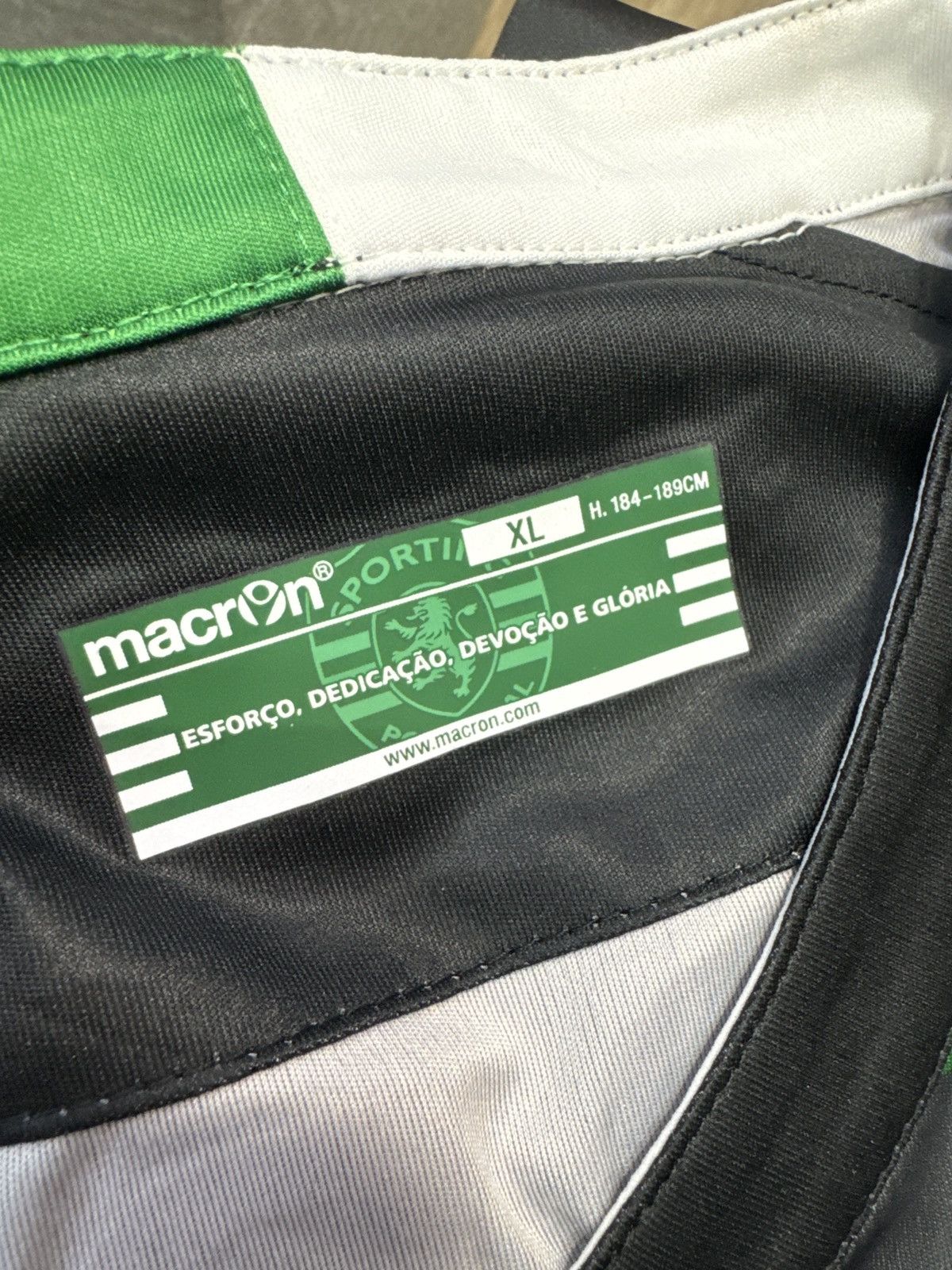 Macron Sporting club lisbon 15/16 away shirt Size US XL / EU 56 / 4 - 6 Thumbnail