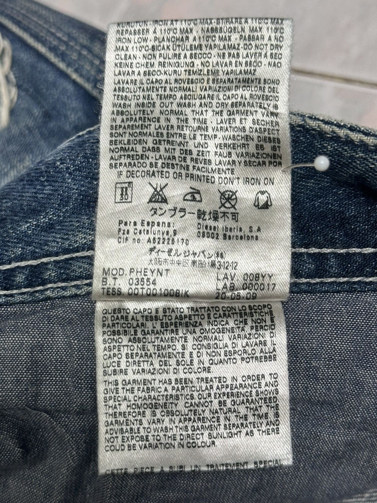 Diesel Vintage Diesel Distressed Ripped Jeans Straight With Faded Size US 34 / EU 50 - 20 Thumbnail