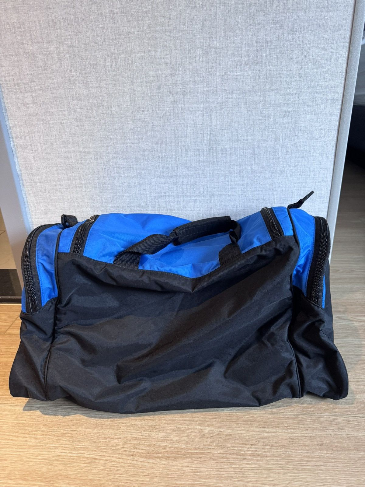 Adidas × Balenciaga Balenciaga Adidas Gym Duffle Bag Blue Size ONE SIZE - 3 Thumbnail