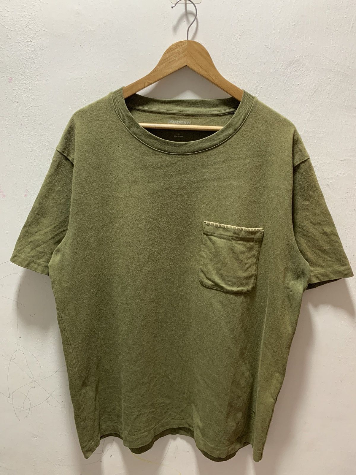 JW Anderson × Uniqlo Uniclo Jw Anderson Army Green Stitched Pocket T Shirt XL Size US XL / EU 56 / 4 - 1 Thumbnail
