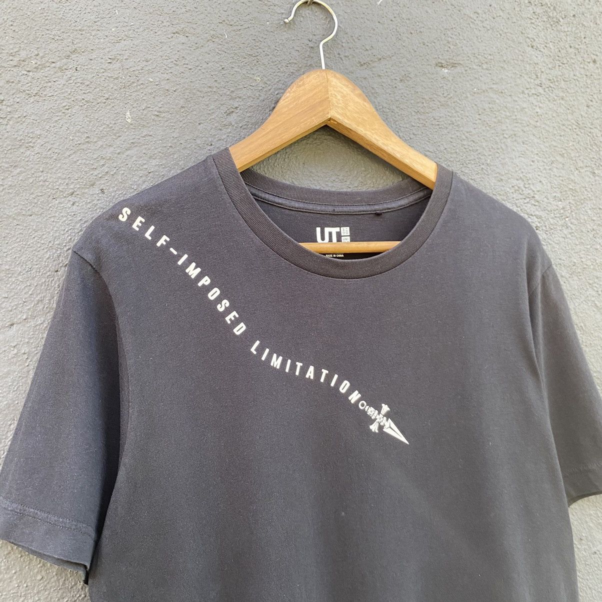 Anime Thrashed Faded Hunter x Hunter Curarpikt Anime ERD GRUNGE T Size US M / EU 48-50 / 2 - 4 Thumbnail