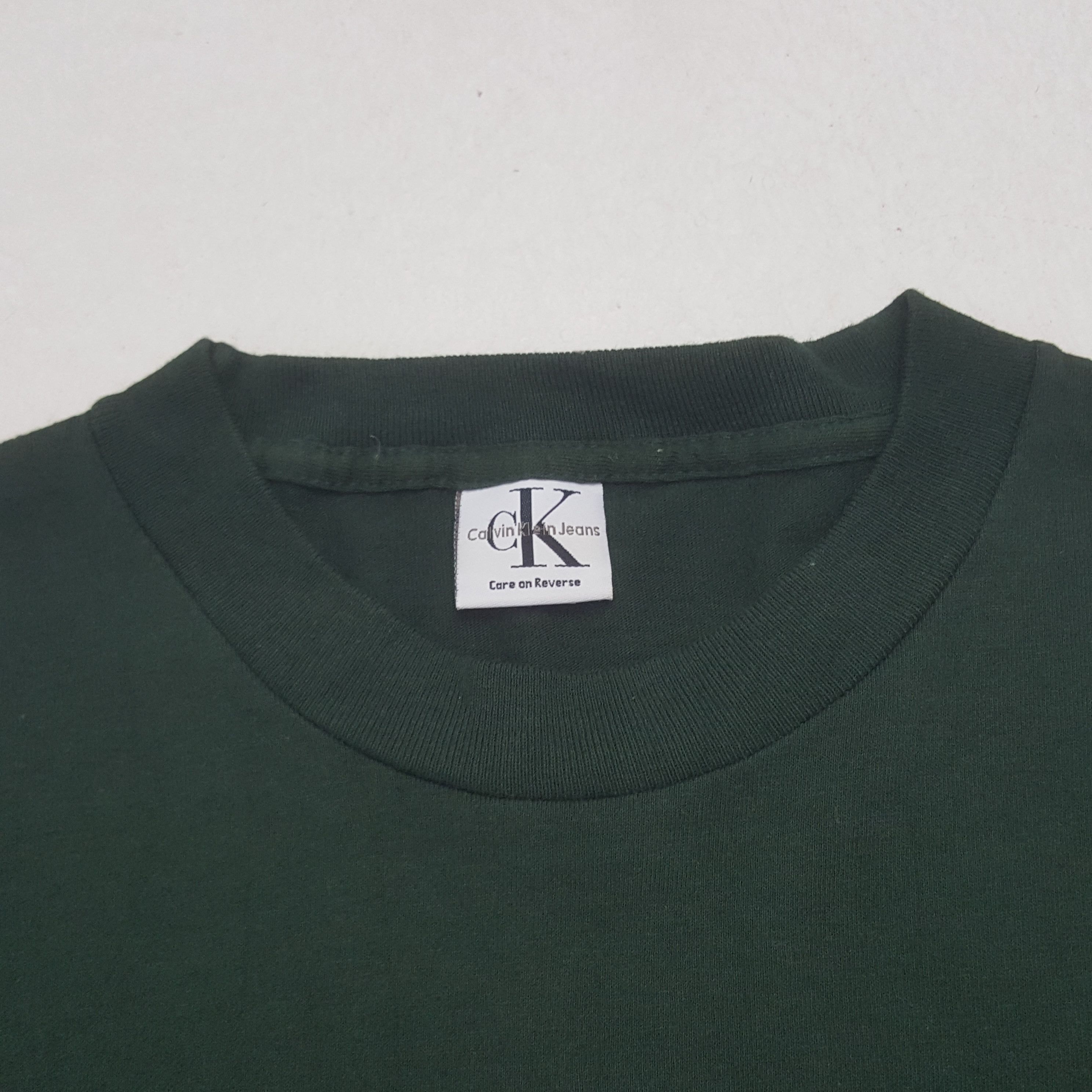 Calvin Klein Vintage Calvin Klein Jeans Logo Art Tshirt RR20 Size US L / EU 52-54 / 3 - 4 Thumbnail