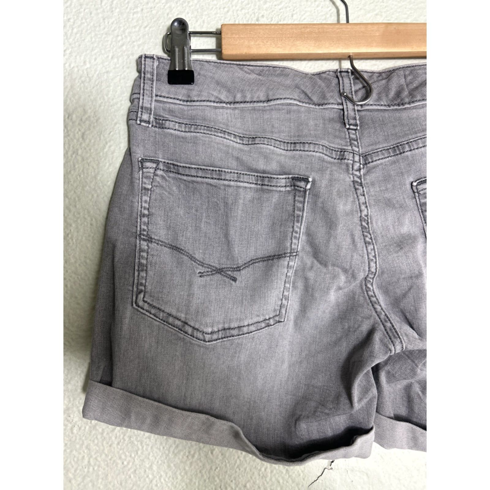Gap VINTAGE Gap Sexy Boyfriend Shorts Womens Size 28/6 Gray 28x5 Hepburn Size 28" / US 6 / IT 42 - 6 Thumbnail