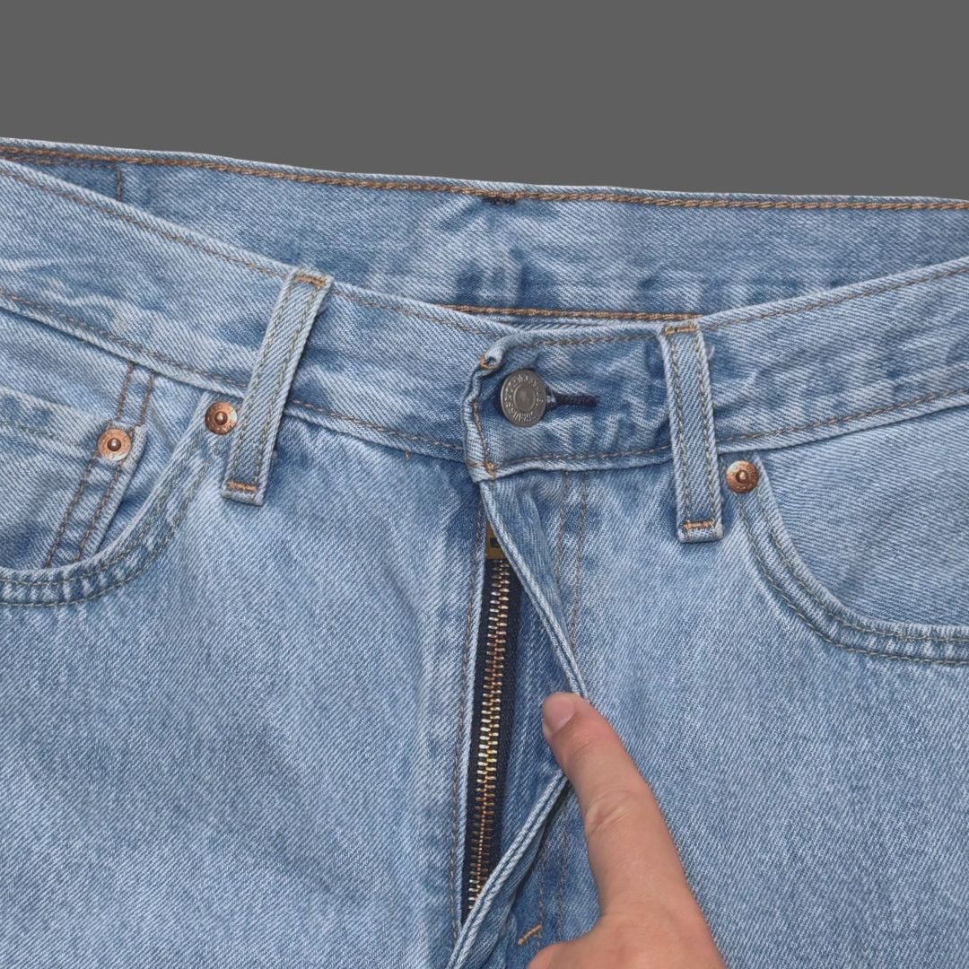 Levi's Levi's 405 Standard Light Wash Denim Shorts 34 GUC Size US 34 / EU 50 - 4 Thumbnail
