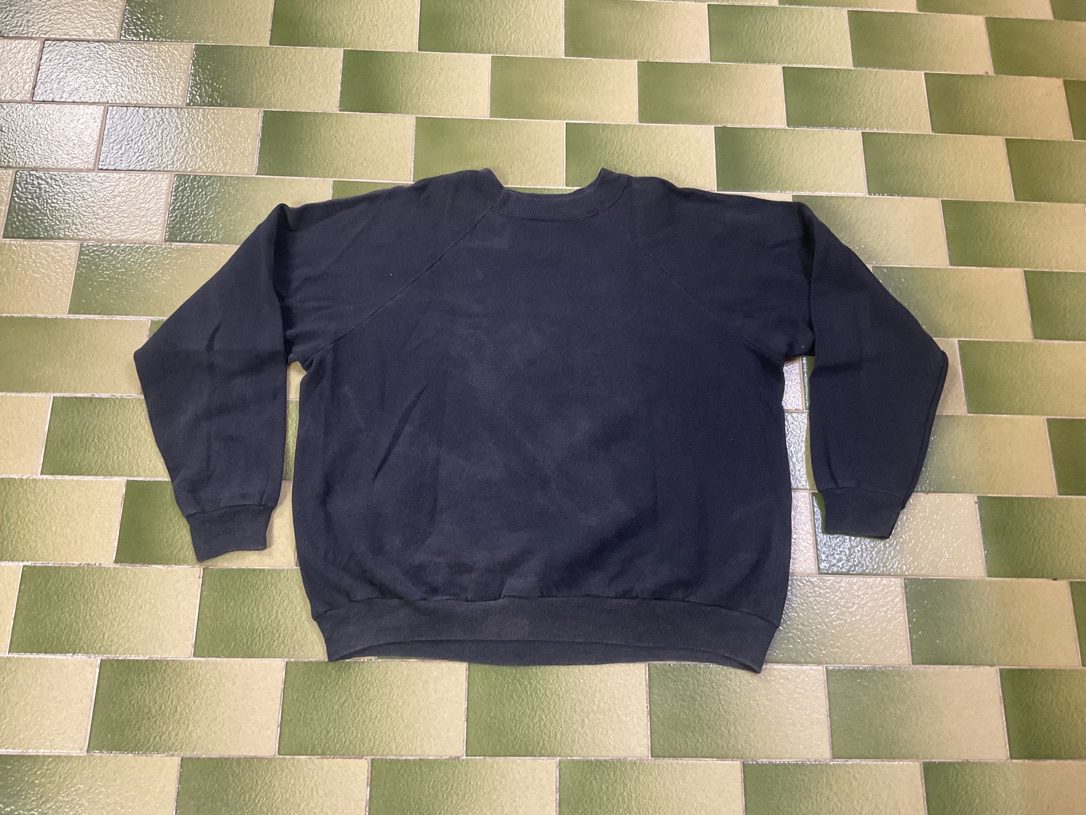 Disney Vintage 1995 Tweety Bird Twick or Treat Sweatshirt Size US L / EU 52-54 / 3 - 3 Thumbnail