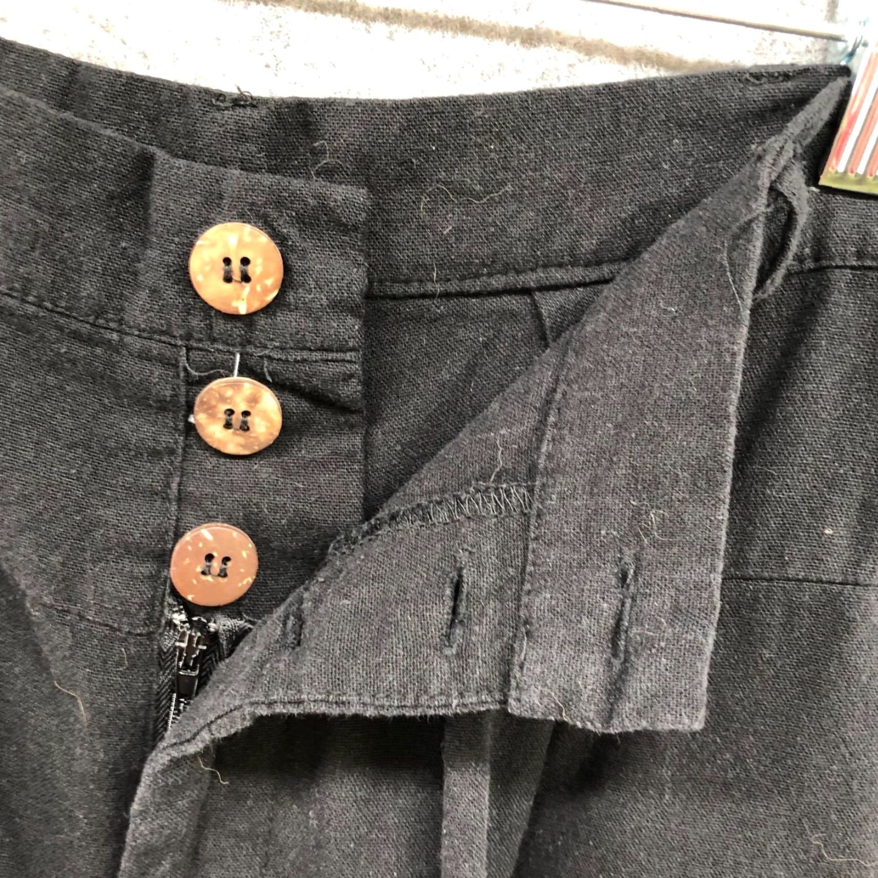 Cotton On VINTAGE Cotton On Womens Chino Shorts Size 4 Black Linen Blend High Waisted Pleated Front Casual Summer Size 27" / US 4 / IT 40 - 6 Thumbnail