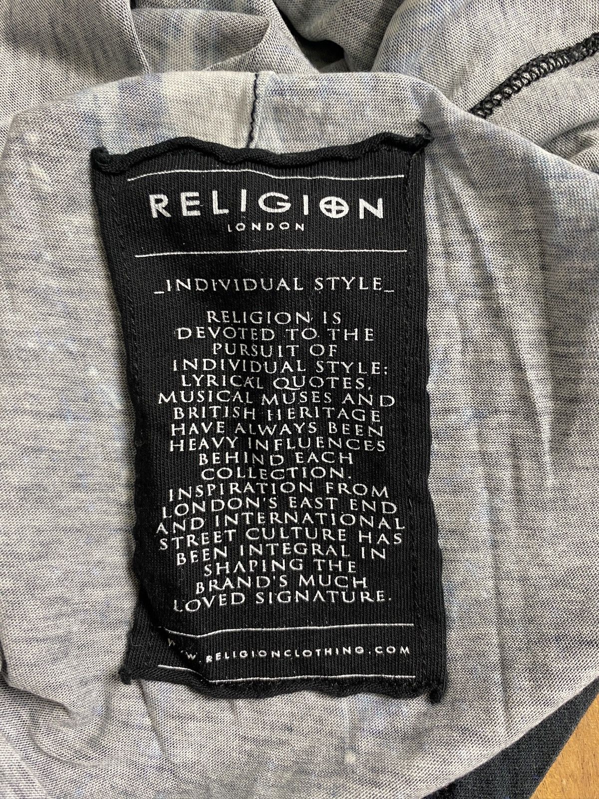 Vintage Women’s Religion We Like In Back T-Shirt Streetwear Size S Size S / US 4 / IT 40 - 11 Thumbnail