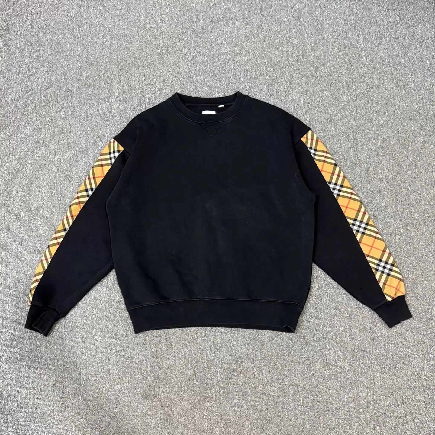 Burberry Burberry New Black Check Sleeve Long Sleeve Sweatshirt M 99 Size US M / EU 48-50 / 2 - 1 Thumbnail