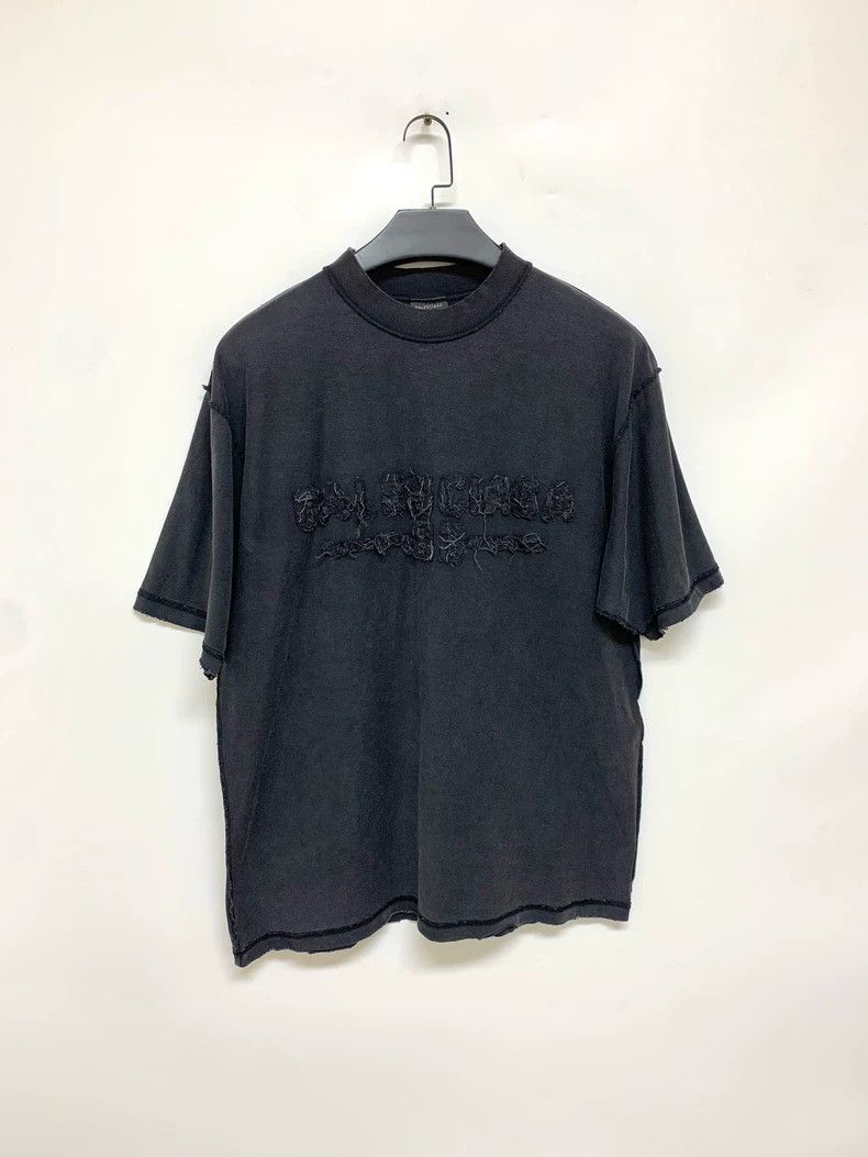 Balenciaga Balenciaga New flocked jacquard short sleeves Size US S / EU 44-46 / 1 - 1 Thumbnail