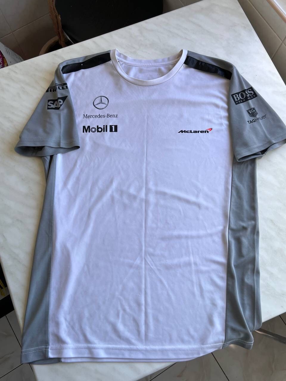 Hugo Boss Vintage Hugo Boss Mclaren Mercedes Benz T-shirt racing retro Size US M / EU 48-50 / 2 - 1 Thumbnail
