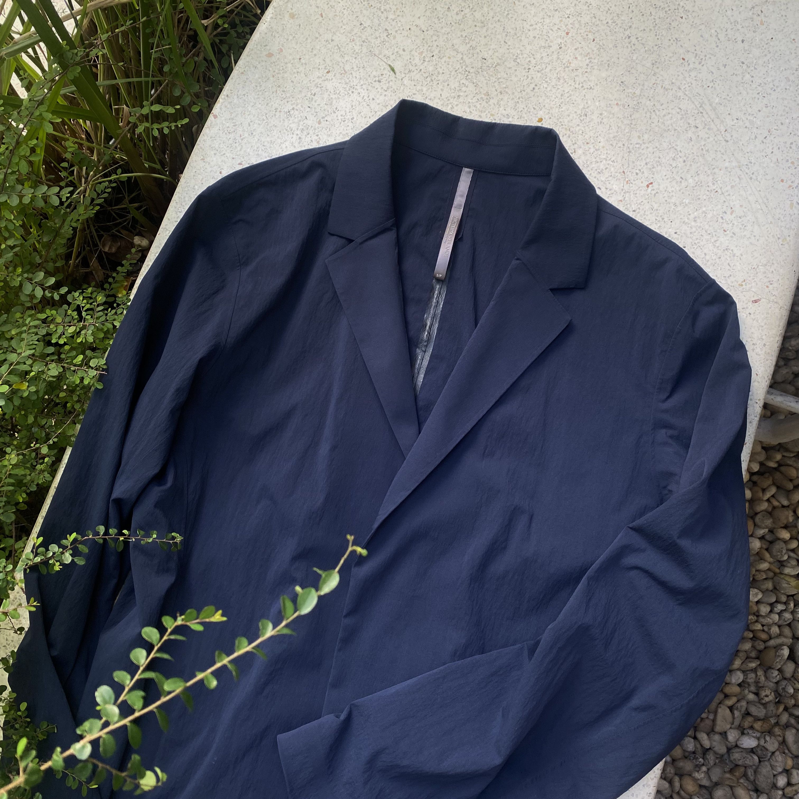 【希少】ARC'TERYX VEILANCE Windshell Blazer Arc'teryx Veilance LT Blazer in Concrete, size XL - BNWT